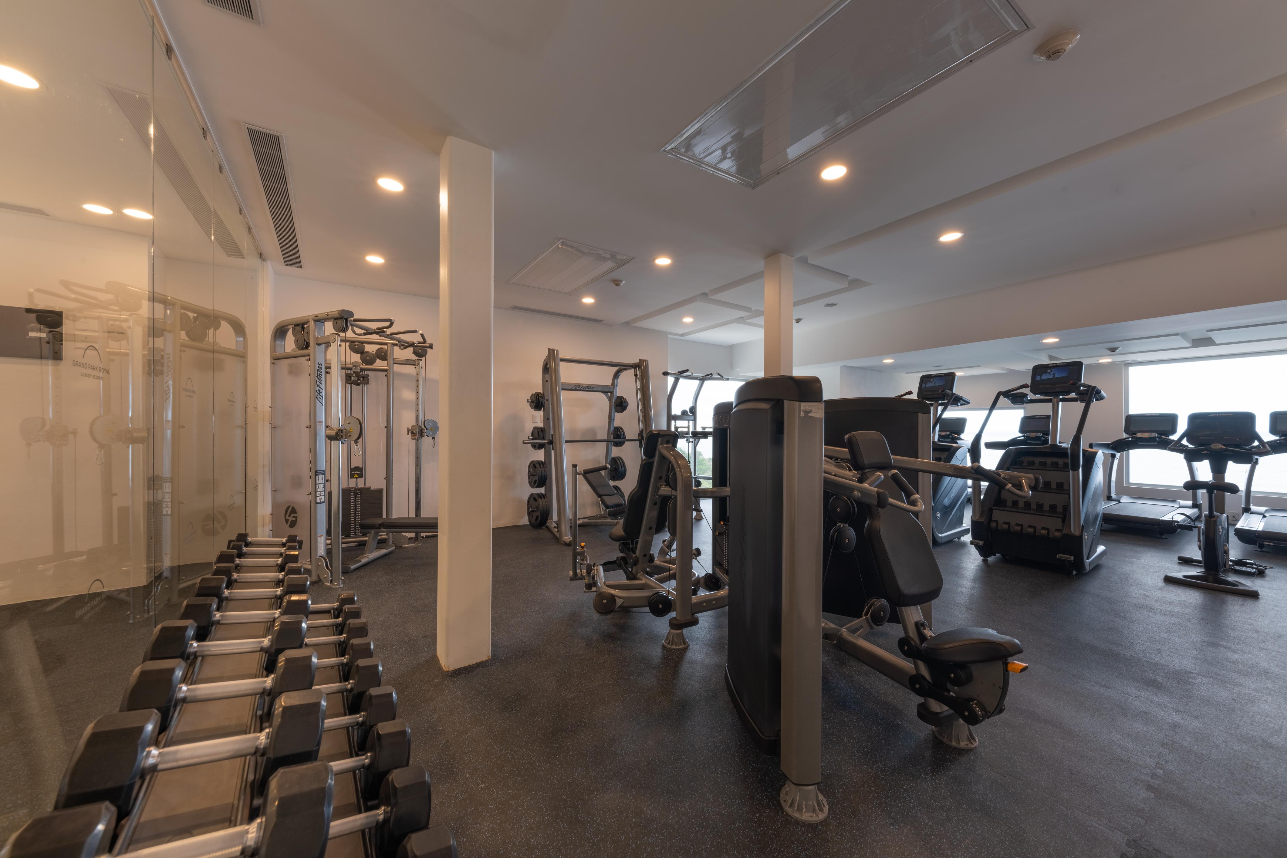 Grand Park Royal Puerto Vallarta Exterior photo The gym at the hotel
