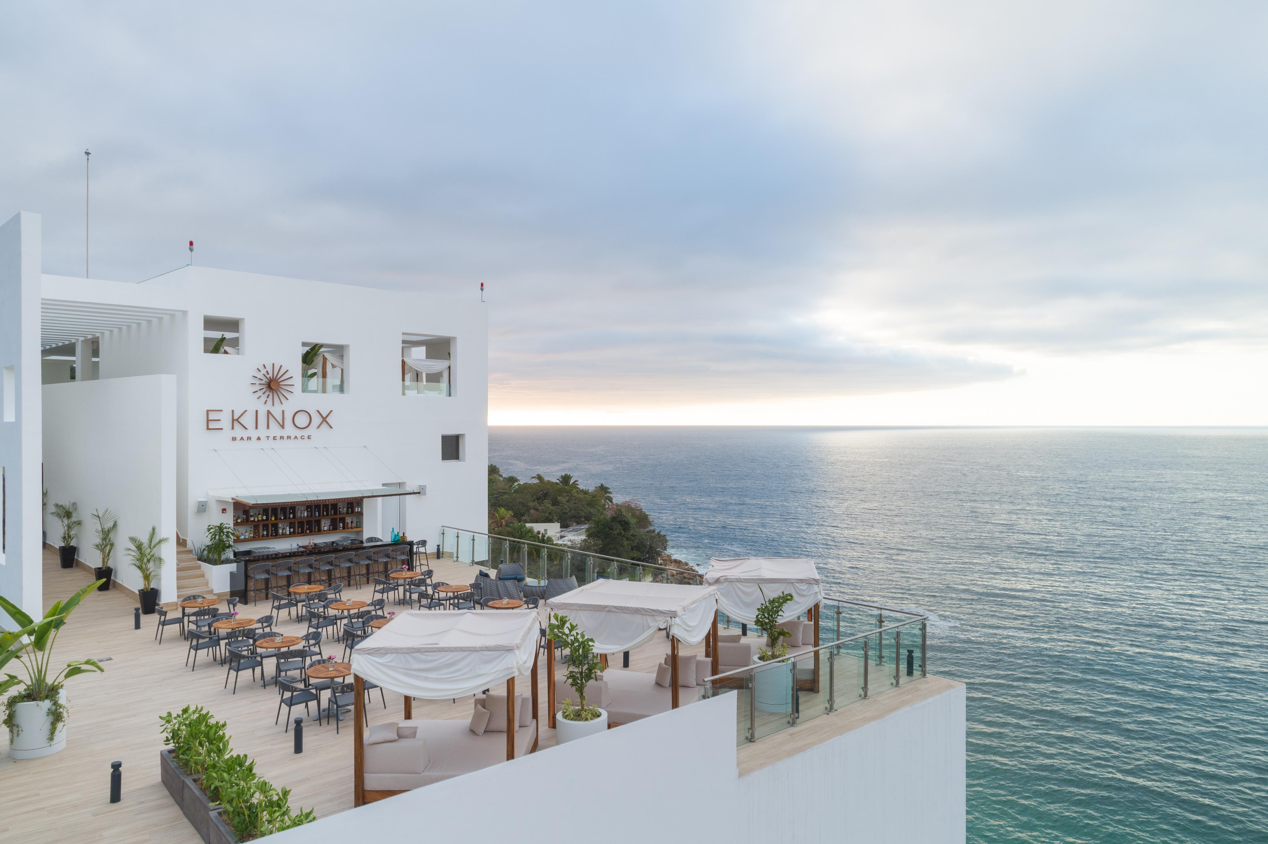 Grand Park Royal Puerto Vallarta Exterior photo Ekinox
